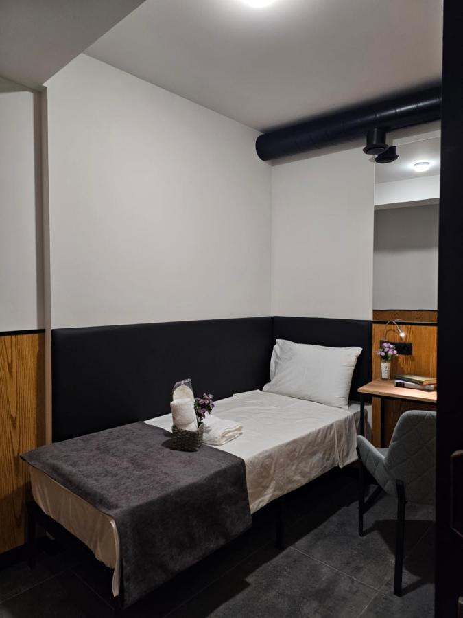 Orion Hostel Erywań Zewnętrze zdjęcie